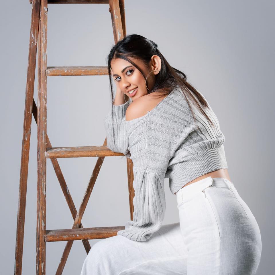 ගෙදර යන එක හීනයක් වෙලා - Aruna